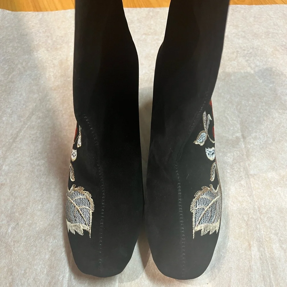 NWOT - Embroidered Faux Suede Ankle Boots (US 7) - Picture 7 of 13